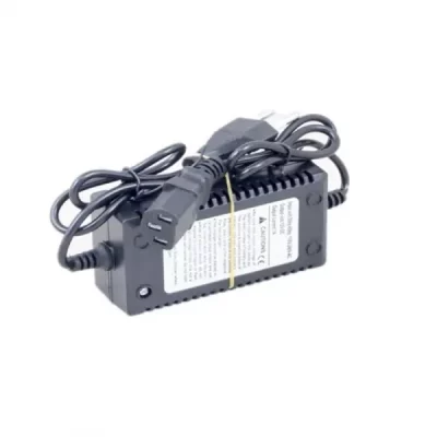 Зарядно за акумулаторни пръскачки 12V / 8Ah / 35W Зарядното устройство за акумулаторни пръскачки е създадено за ефективно и безопасно зареждане на 12V батерии с капацитет 8Ah. Съвместимо е с широка гама марки и модели акумулаторни пръскачки, осигурявайки бързо зареждане и дълъг експлоатационен живот на батерията.